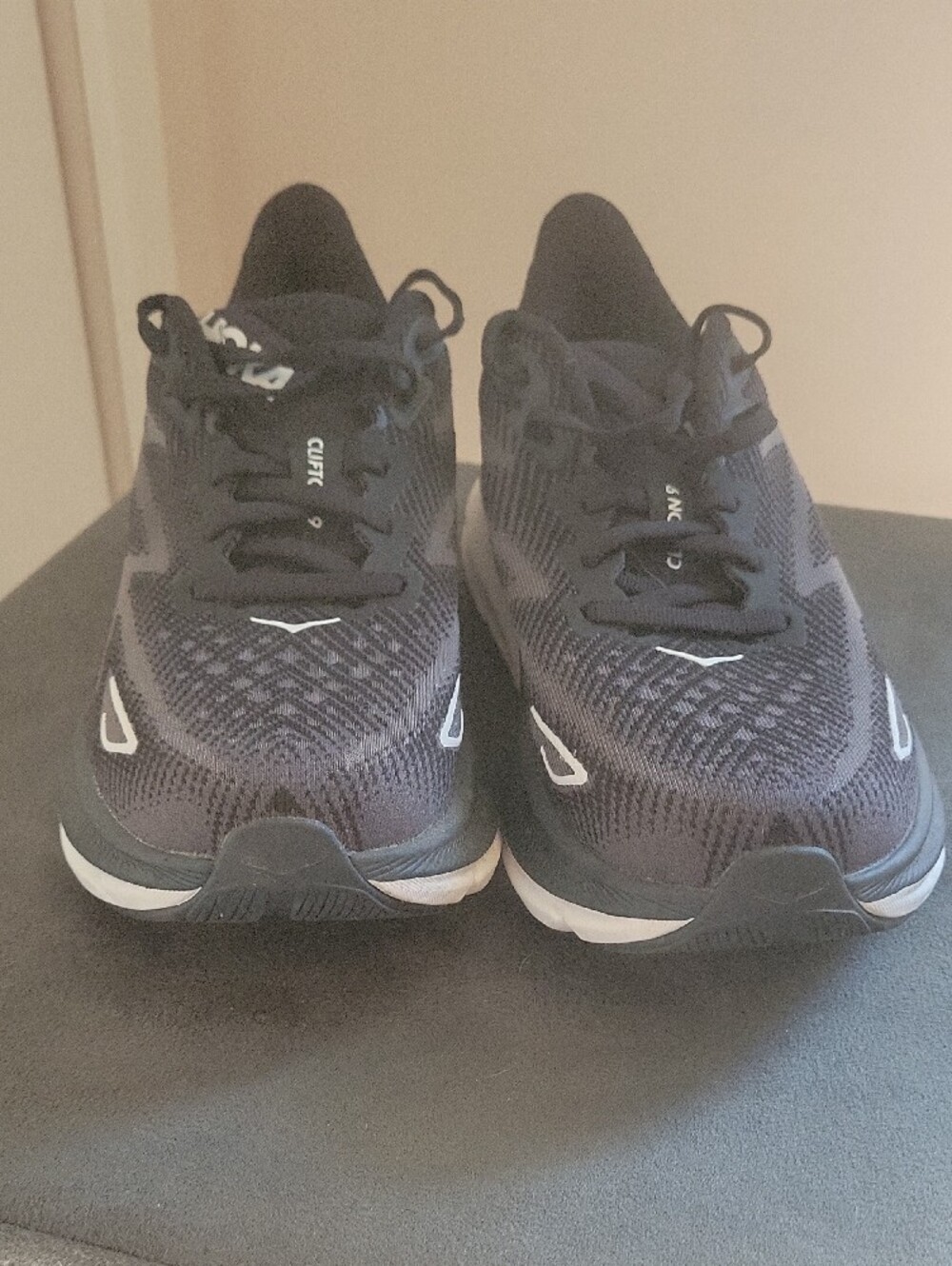 Hoka One One Clifton 9